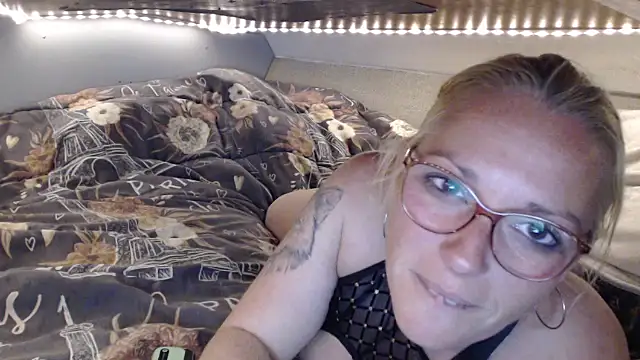 Doucelouve9 online show from 03.18.26