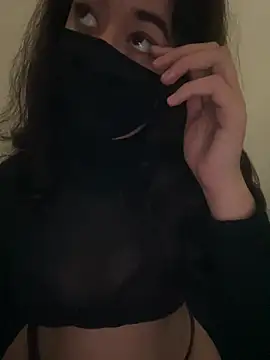 Snapshot of Rouh_ chatting on 03.21.25 Rouh online show from 03.21.25