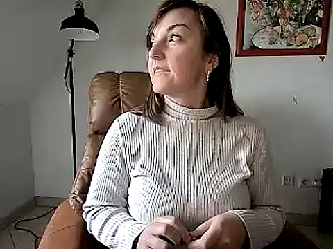 Snapshot of stunning_Rosi chatting on 12.10.24 stunning Rosi online show from 12.10.24