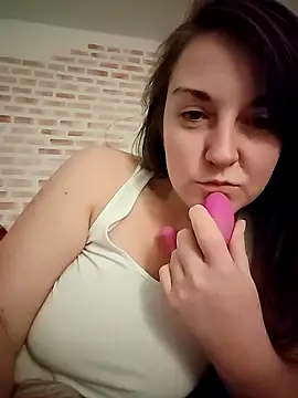 Snapshot of stunning_Rosi chatting on 12.18.24 stunning Rosi online show from 12.18.24