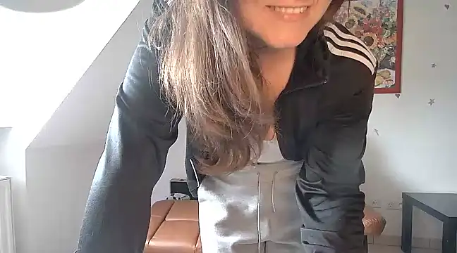 Snapshot of stunning_Rosi chatting on 02.22.25 stunning Rosi online show from 02.22.25