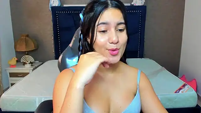 Snapshot of MaiteFlores chatting on 05.05.26 MaiteFlores online show from 05.05.26