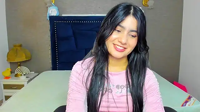 Snapshot of MaiteFlores chatting on 05.21.26 MaiteFlores online show from 05.21.26