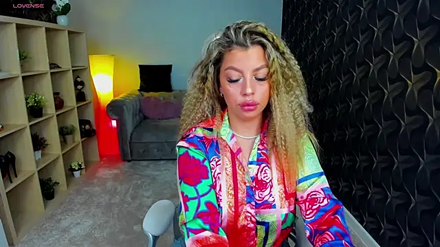 nicolee   19 online show from 03.07.25