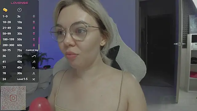 whoa-hoa-hoa-hoa-hoa online show from 09.23.25