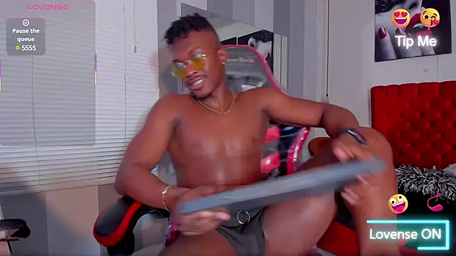 Snapshot of KENDER21_ chatting on 03.06.25 KENDER21 online show from 03.06.25