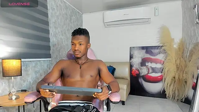 Snapshot of KENDER21_ chatting on 11.12.25 KENDER21 online show from 11.12.25