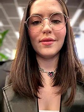 meow girl online show from 10.20.25