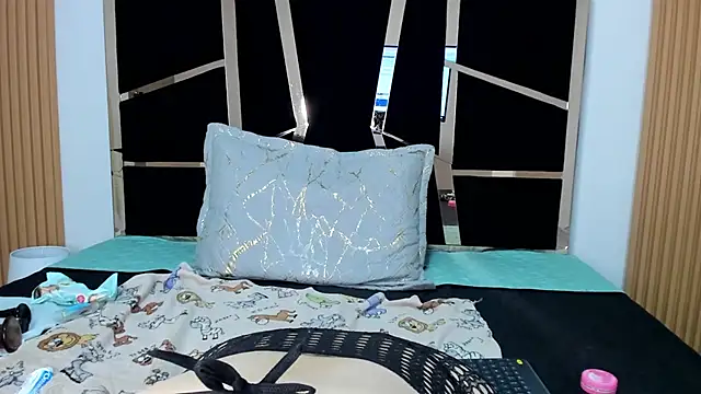 yahaira  online show from 11.18.25