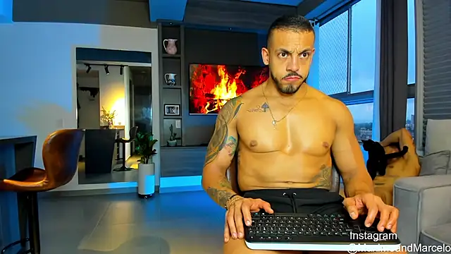 Maximo Marcelo online show from 02.12.25