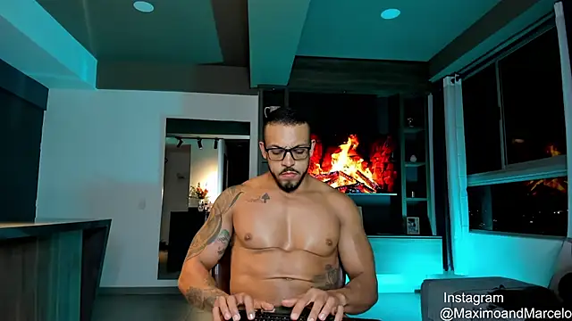 Maximo Marcelo online show from 02.18.25