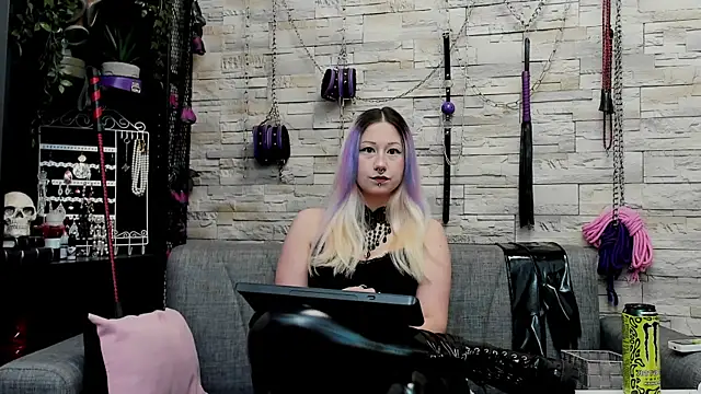 Snapshot of CruelMistress chatting on 02.16.26 CruelMistress online show from 02.16.26