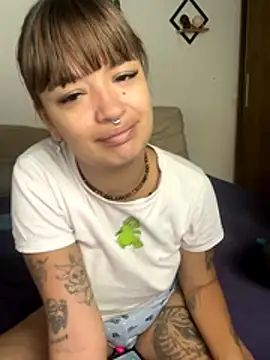 Snapshot of pepsicolacouple chatting on 11.25.25 pepsicolacouple online show from 11.25.25