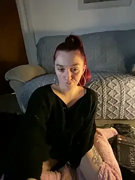 Snapshot of Stoner_BarbieXX chatting on 12.27.24 Stoner BarbieXX online show from 12.27.24