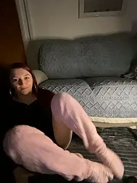 Snapshot of Stoner_BarbieXX chatting on 12.31.24 Stoner BarbieXX online show from 12.31.24