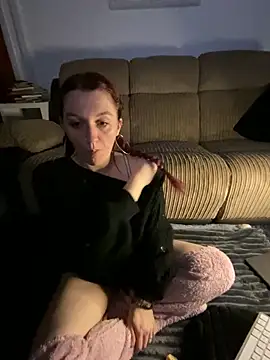 Snapshot of Stoner_BarbieXX chatting on 03.04.25 Stoner BarbieXX online show from 03.04.25