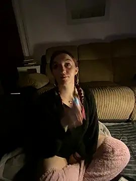 Snapshot of Stoner_BarbieXX chatting on 03.05.25 Stoner BarbieXX online show from 03.05.25