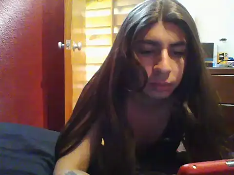 Snapshot of Yasmin_Paez99 chatting on 10.21.25 Yasmin Paez99 online show from 10.21.25