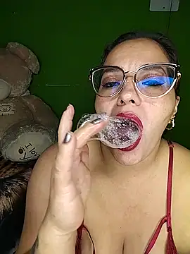 Snapshot of emily_sweet13 chatting on 07.18.26 emily sweet13 online show from 07.18.26