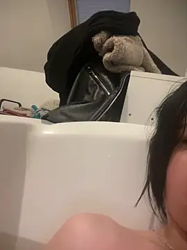 Petite moi online show from 04.04.26