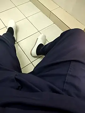 gatmoreno1 online show from 09.17.25