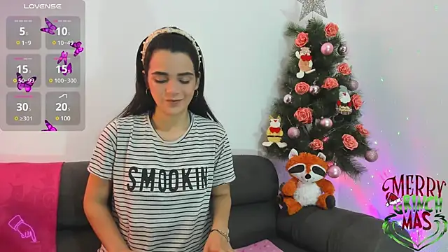 Snapshot of Chloesmithx_ chatting on 12.15.24 Chloesmithx online show from 12.15.24