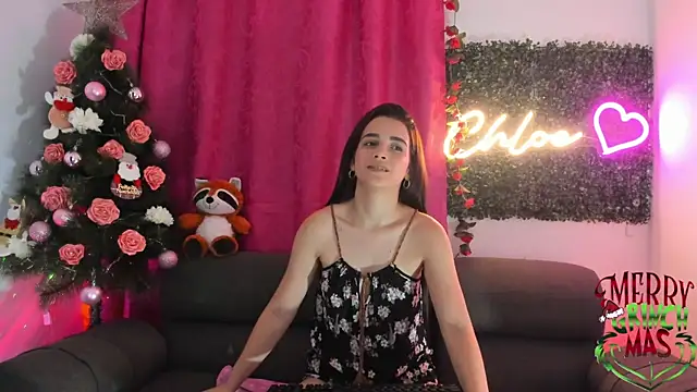 Snapshot of Chloesmithx_ chatting on 12.19.24 Chloesmithx online show from 12.19.24