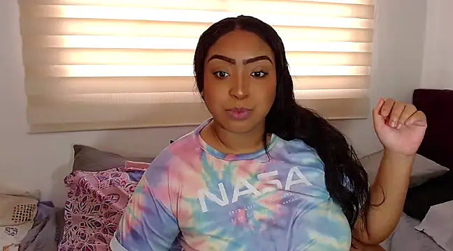 Snapshot of ANNA_CORTES chatting on 12.17.24 ANNA CORTES online show from 12.17.24