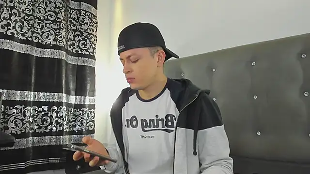 Snapshot of Angel_Cuervo chatting on 12.28.24 Angel Cuervo online show from 12.28.24