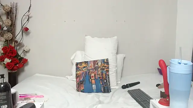 Nicol Love0 online show from 02.03.25