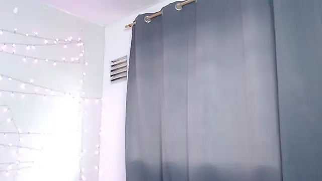 Nicol Love0 online show from 02.11.25