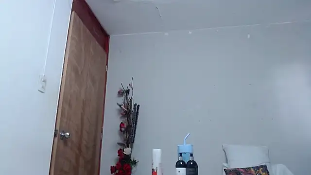 Nicol Love0 online show from 03.21.25