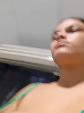 Snapshot of girl_milk1 chatting on 12.23.24 girl milk1 online show from 12.23.24