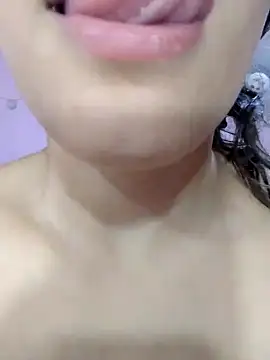 Snapshot of girl_milk1 chatting on 02.08.25 girl milk1 online show from 02.08.25