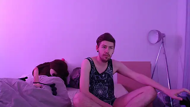 Snapshot of jonny-bisexual chatting on 12.20.24 jonny-bisexual online show from 12.20.24