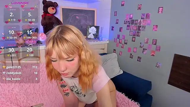 Linablueeyed online show from 02.18.25