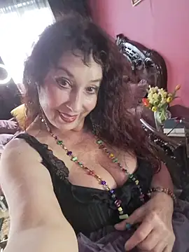 Snapshot of GypsyEsmeralda chatting on 04.28.26 GypsyEsmeralda online show from 04.28.26
