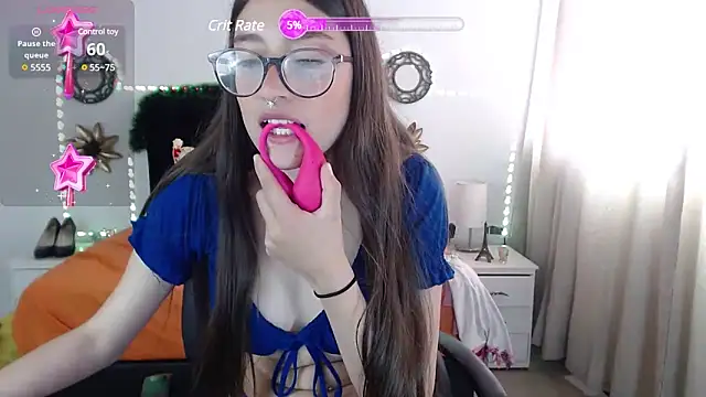 Snapshot of zoe_sweet5 chatting on 12.21.24 zoe sweet5 online show from 12.21.24