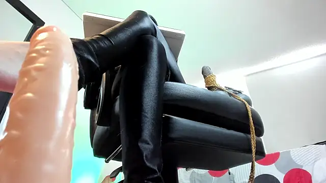 charlotte joliedart online show from 01.09.25