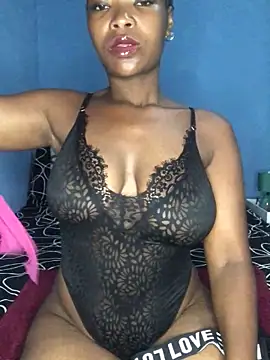 NunuBerry16 online show from 01.05.25