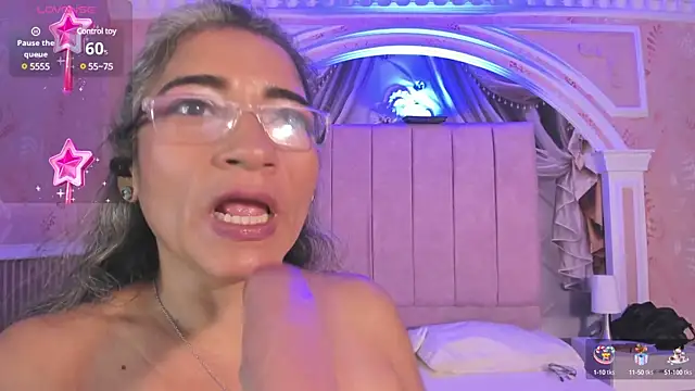 Snapshot of mature_bigass__ chatting on 12.24.24 mature bigass online show from 12.24.24