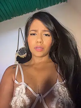 Snapshot of shaylin_brooke1 chatting on 04.26.26 shaylin brooke1 online show from 04.26.26