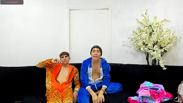 StrawwBoys online show from 09.11.25