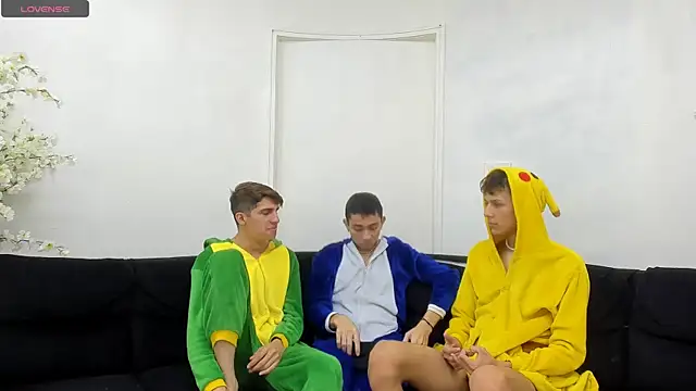 StrawwBoys online show from 09.20.25