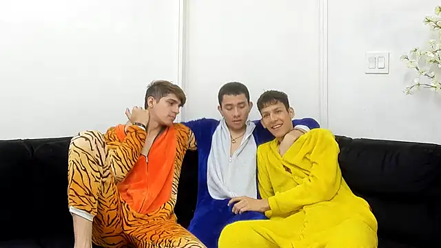 StrawwBoys online show from 10.02.25