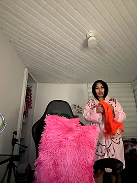 Anily Lovely online show from 12.04.25