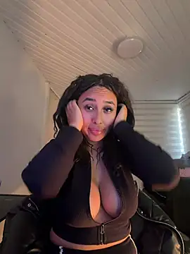 Snapshot of Anily_Lovely chatting on 07.05.26 Anily Lovely online show from 07.05.26