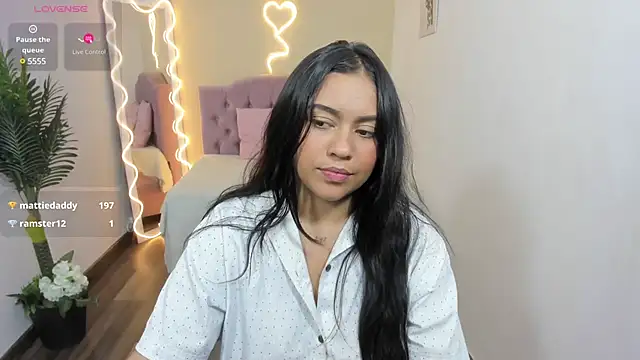 Snapshot of kendra_tay chatting on 01.25.25 kendra tay online show from 01.25.25