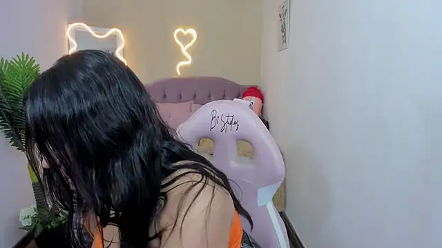 Snapshot of kendra_tay chatting on 03.02.25 kendra tay online show from 03.02.25