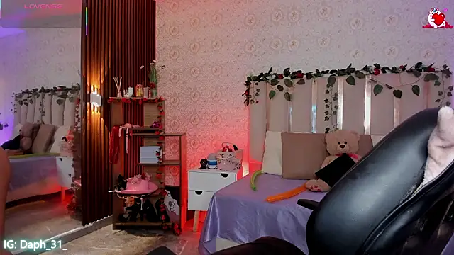 Daphnne tay online show from 02.10.26